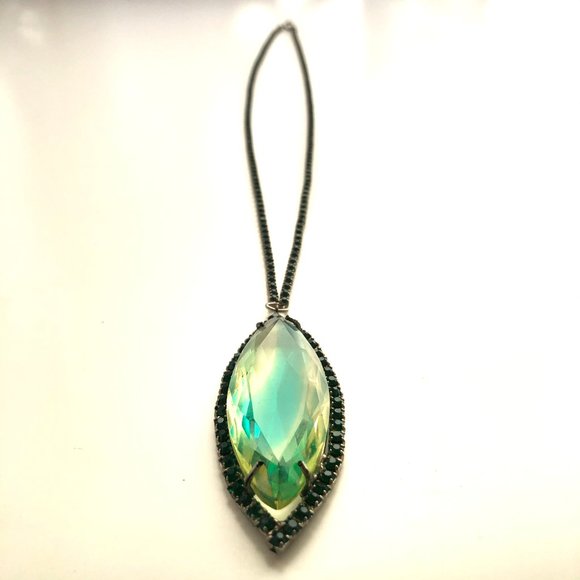 VINTAGE GREEN RHINESTONE PENDANT NECKLACE - Picture 2 of 5